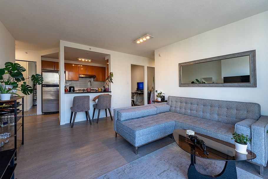 1605 193 Aquarius Mews Vancouver, BC - 9