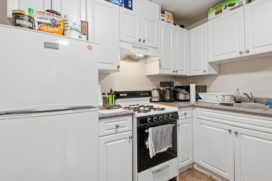 1530 Kitchener Street Vancouver, BC - 22