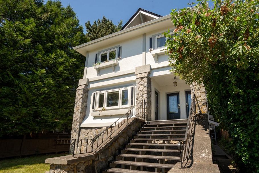 2575 W 3rd Avenue Vancouver, BC - 31
