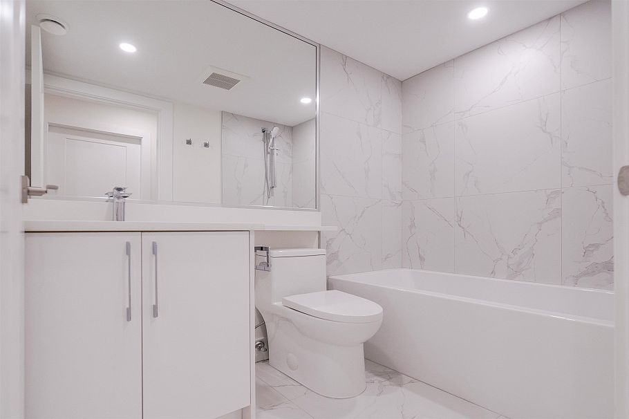 2 3323 W 37 AVENUE, Vancouver BC V6N 3E6 Vancouver, BC - 4