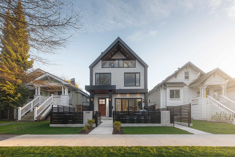 1 2684 Oxford Street Vancouver, BC - 16