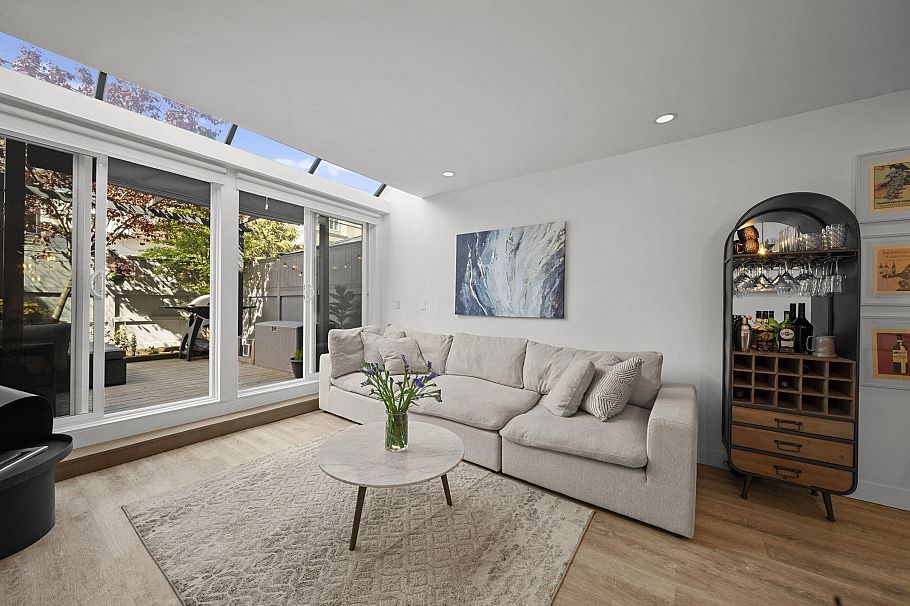 109 2125 York Avenue Vancouver, BC - 2