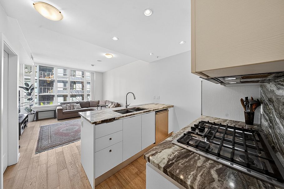 301 2565 Maple Street Vancouver, BC - 7