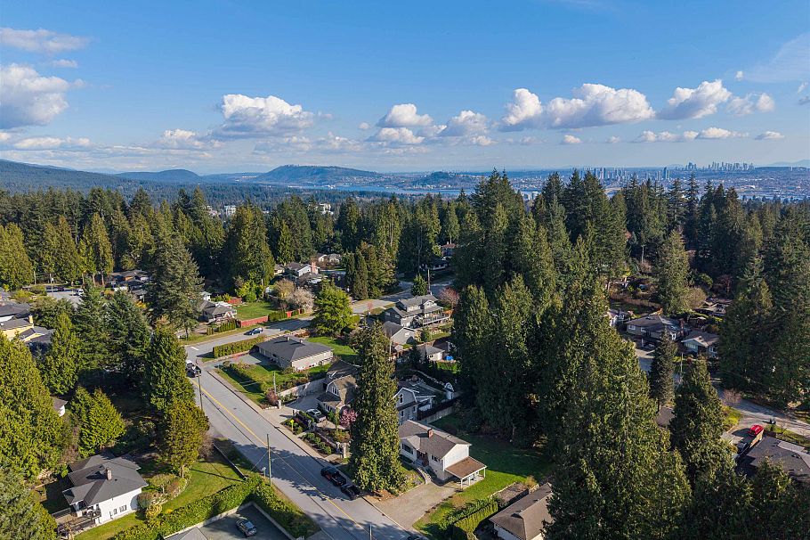 551 E Osborne Road North Vancouver, BC - 19