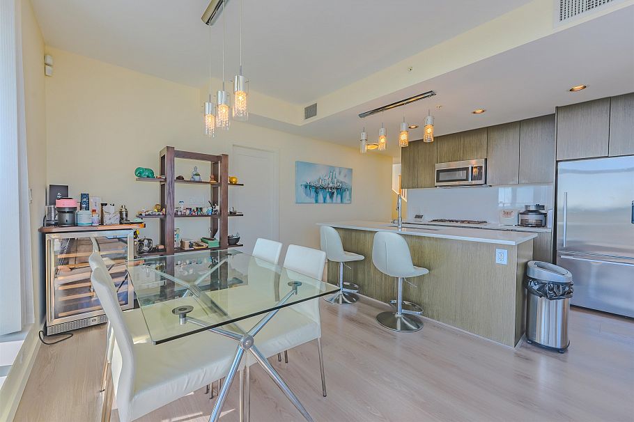 PH 1705 8677 Capstan Way Richmond, BC - 9