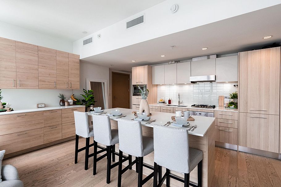 1801 4638 Gladstone Street Vancouver, BC - 4