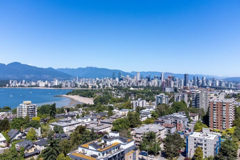 2575 W 3rd Avenue Vancouver, BC - 39