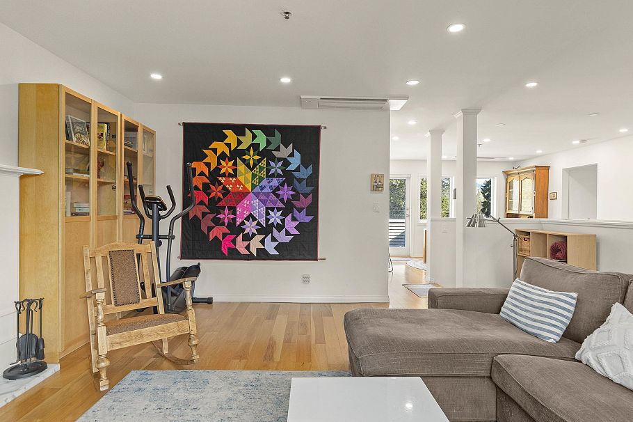 1815 W 14th Avenue Vancouver, BC - 4