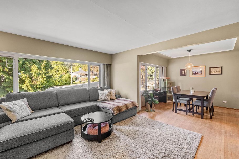 551 E Osborne Road North Vancouver, BC - 7