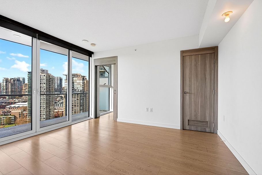 2004 89 Nelson Street Vancouver, BC - 22