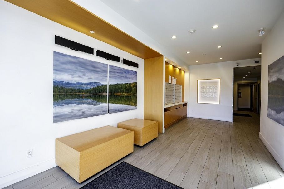 211 1621 Hamilton Avenue North Vancouver, BC - 2