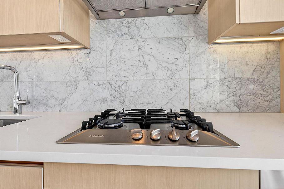 2004 89 Nelson Street Vancouver, BC - 19