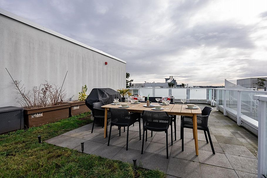 1801 4638 Gladstone Street Vancouver, BC - 24