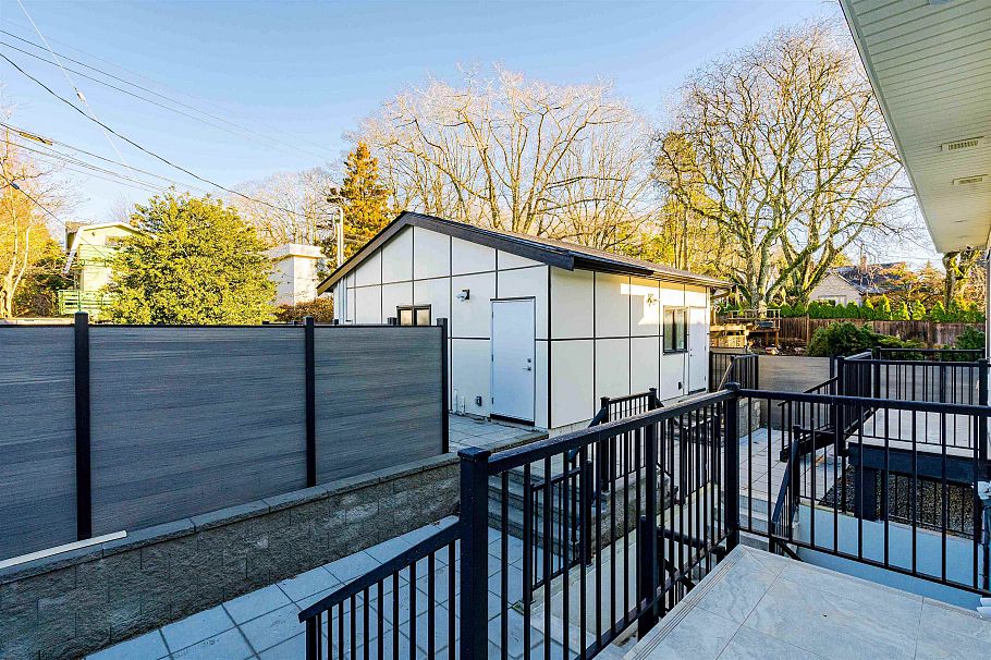 2 3323 W 37 AVENUE, Vancouver BC V6N 3E6 Vancouver, BC - 2