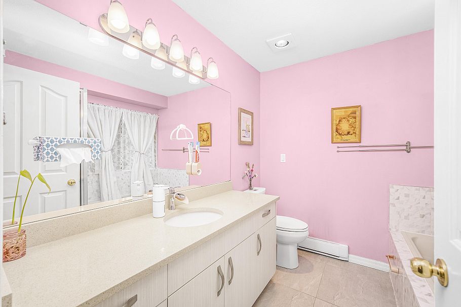 1931 Westview Drive North Vancouver, BC - 17