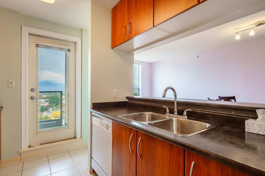 2409 3663 Crowley Drive Vancouver, BC - 7