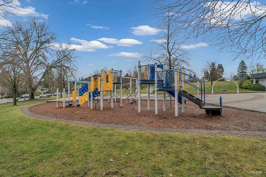 801 140 E 14 Street North Vancouver, BC - 36