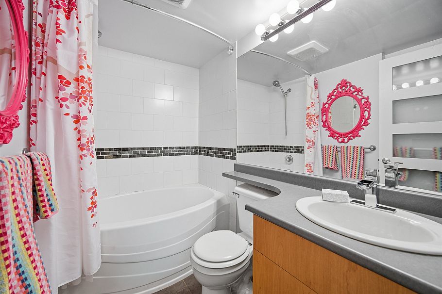 154 1100 E 29th Street North Vancouver, BC - 17