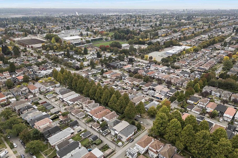 5828 Kerr Street Vancouver, BC - 37