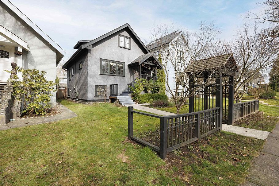 3749 W King Edward Avenue Vancouver, BC - 2