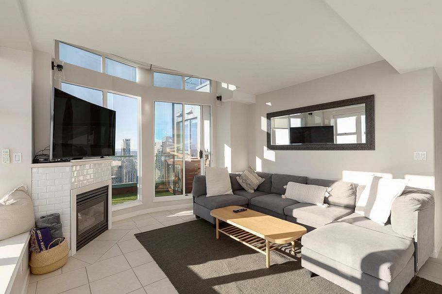 3603 939 Homer Street Vancouver, BC - 2