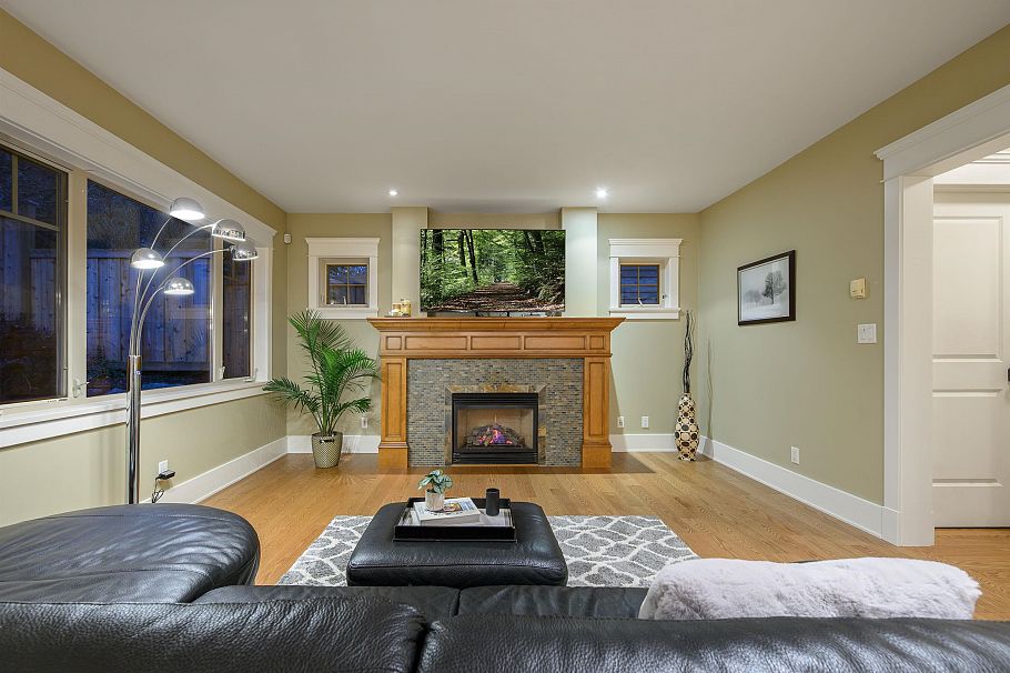 3402 Anne Macdonald Way North Vancouver, BC - 9