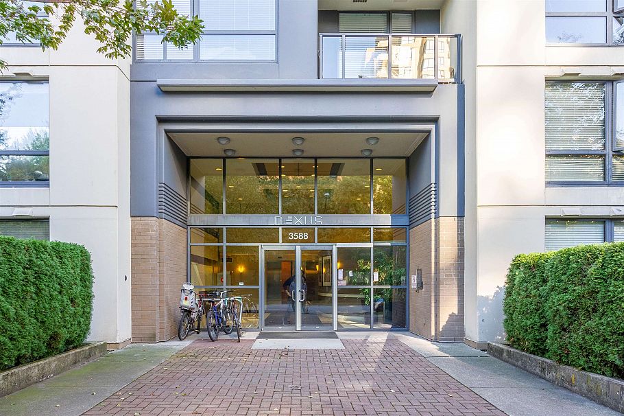 305 3588 Crowley Drive Vancouver, BC - 20