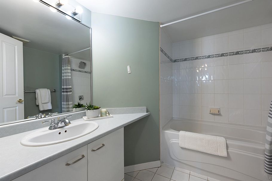 1301 4425 Halifax Street Burnaby, BC - 13