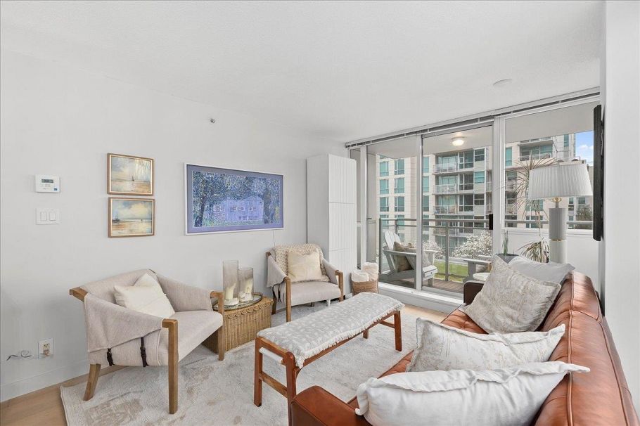 708 188 E Esplanade North Vancouver, BC - 4