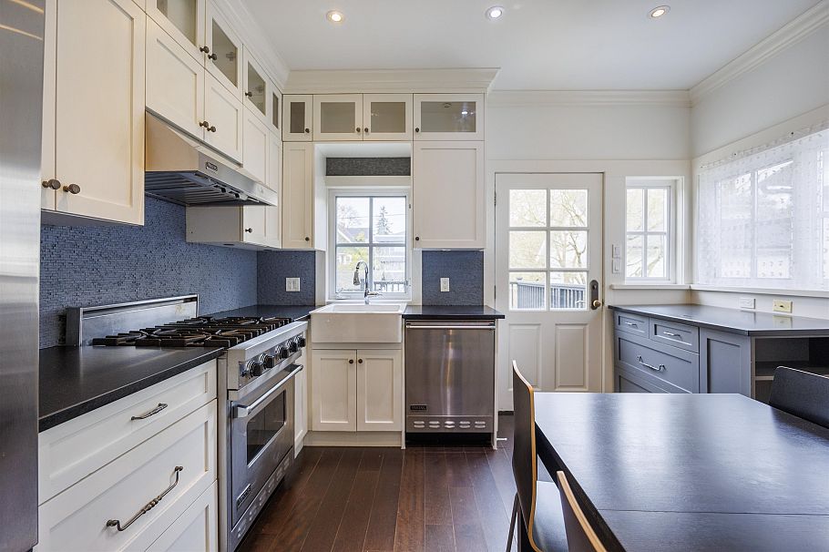 3749 W King Edward Avenue Vancouver, BC - 10