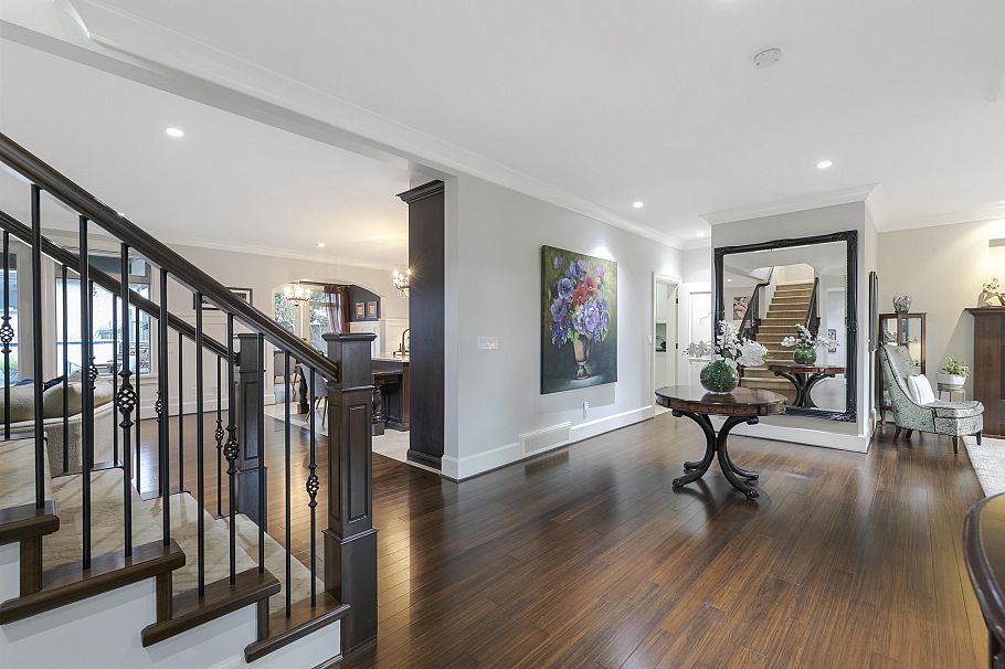 518 E 16th Street North Vancouver, BC - 2