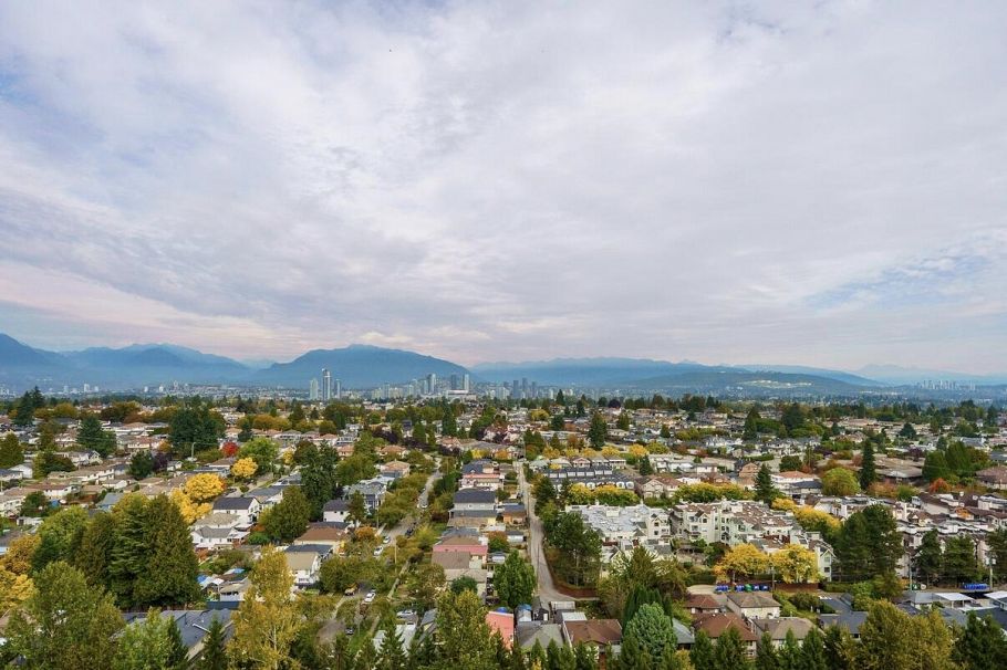 2409 3663 Crowley Drive Vancouver, BC - 2