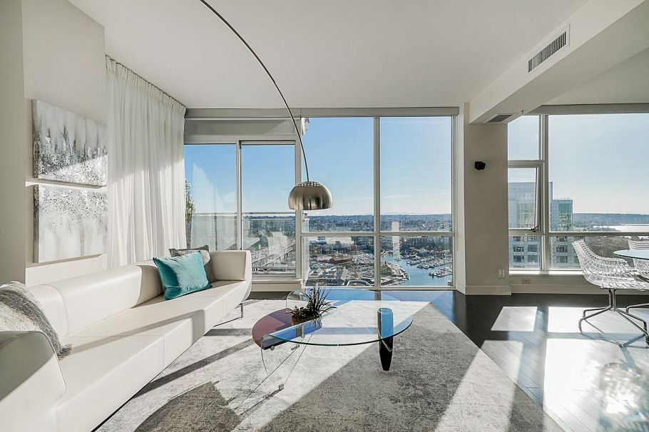 2703 1455 Howe Street Vancouver, BC - 4