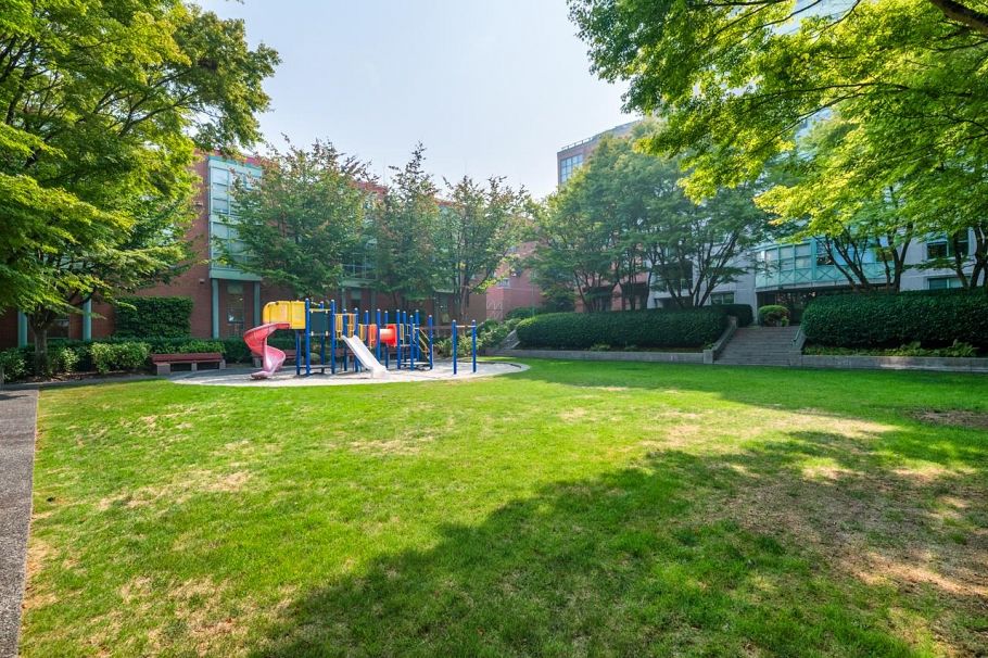 312 503 W 16th Avenue Vancouver, BC - 16