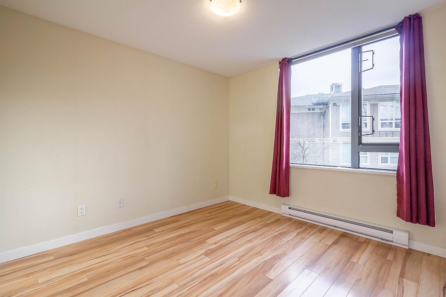 305 3588 Crowley Drive Vancouver, BC - 13