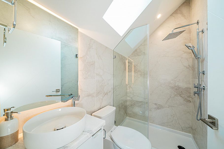 748 E 47th Avenue Vancouver, BC - 26