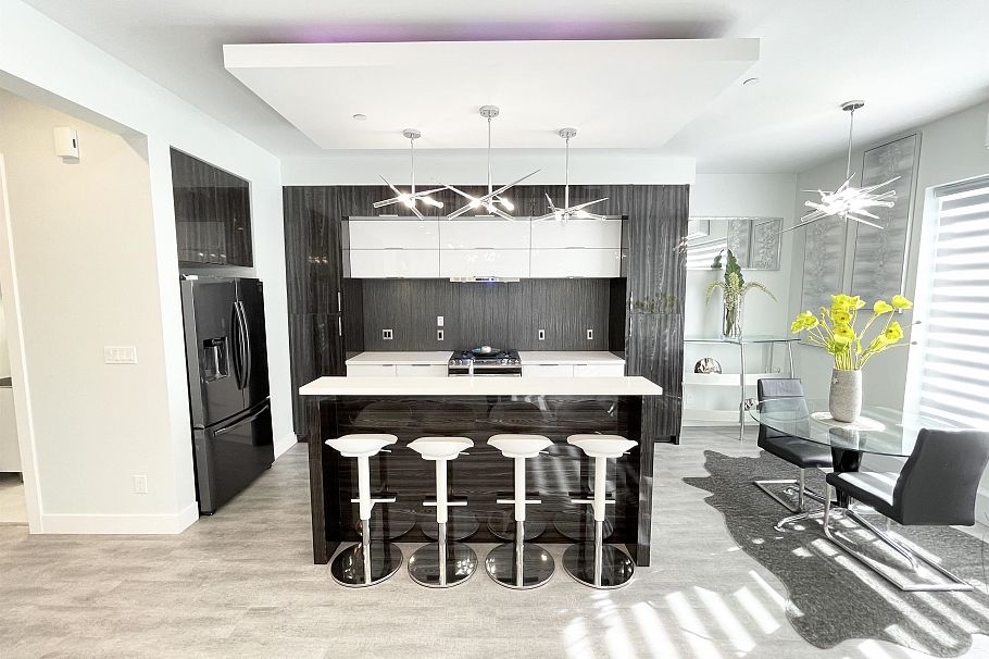 2460 E 19th Avenue Vancouver, BC - 9