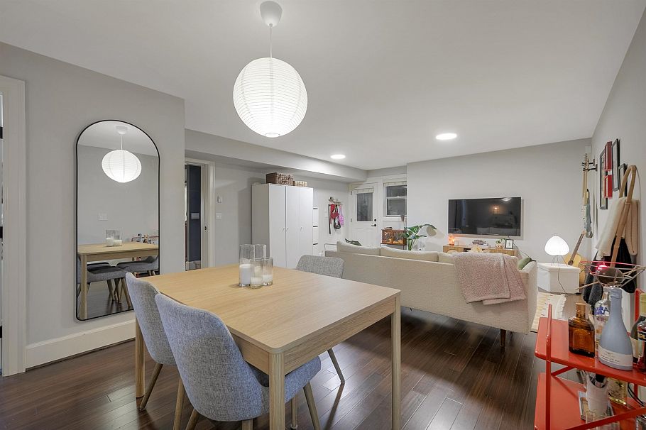 518 E 16th Street North Vancouver, BC - 30