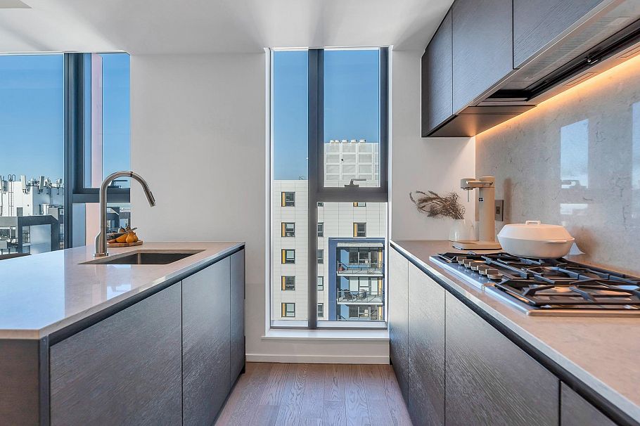 1102 1482 Robson Street Vancouver, BC - 3