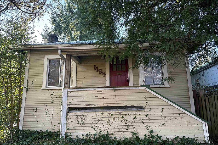 1194 E 18th Avenue Vancouver, BC - 1