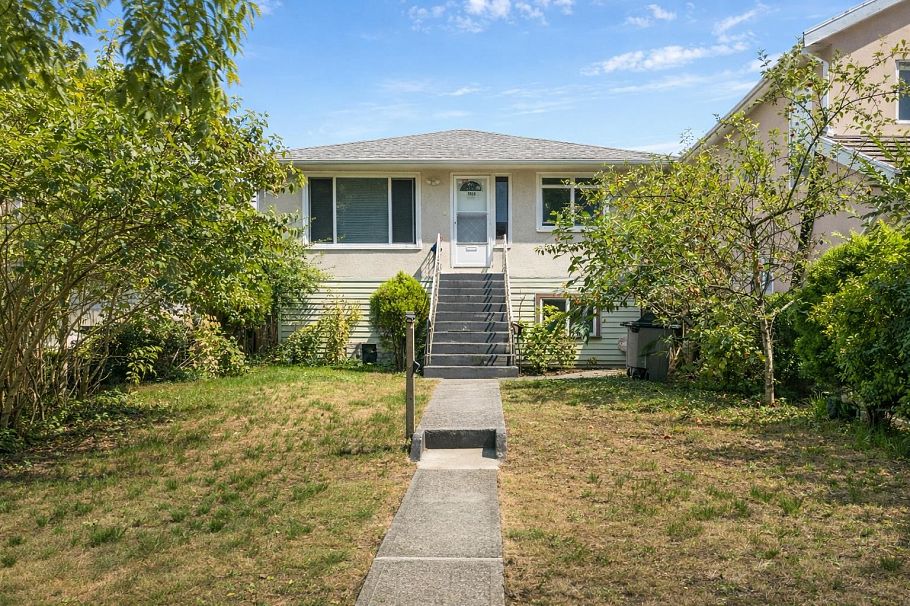 5828 Kerr Street Vancouver, BC - 35
