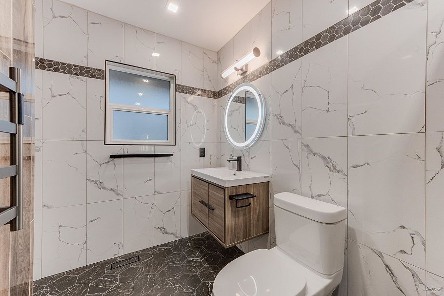 4491 Primrose Lane North Vancouver, BC - 25