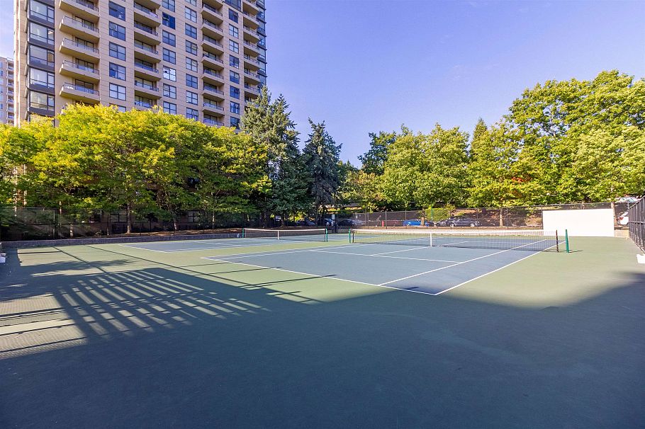 305 3588 Crowley Drive Vancouver, BC - 25