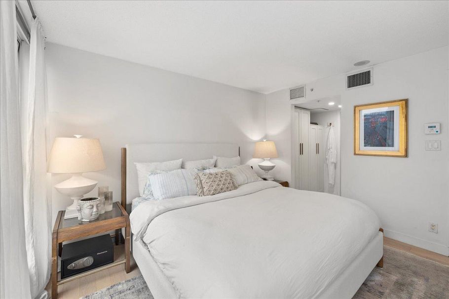 708 188 E Esplanade North Vancouver, BC - 16