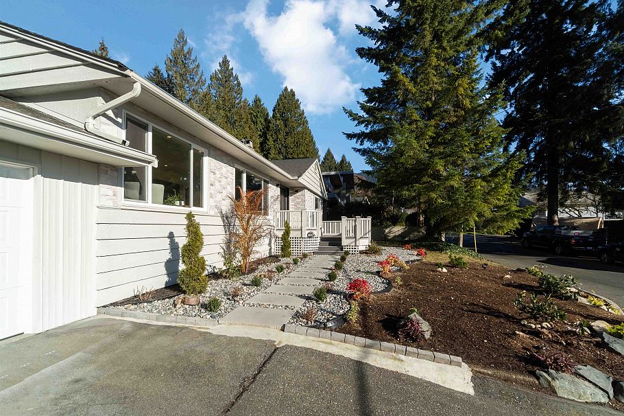 3837 Sunnycrest Drive North Vancouver, BC - 34