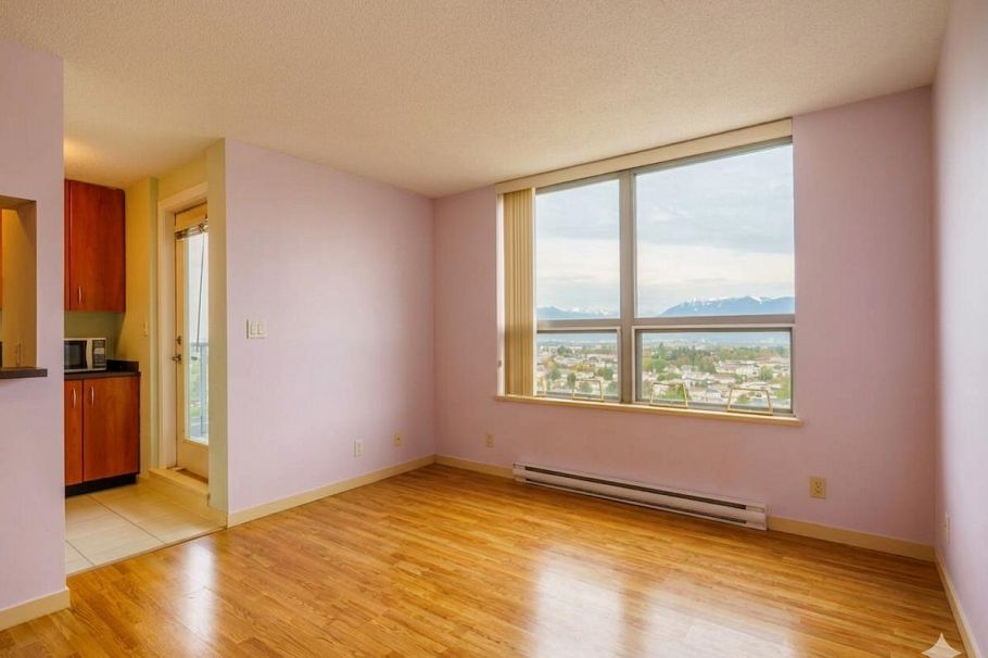 2409 3663 Crowley Drive Vancouver, BC - 3