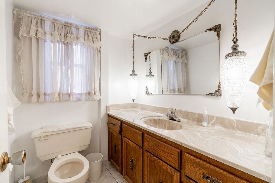 2604 E 19th Avenue Vancouver, BC - 13