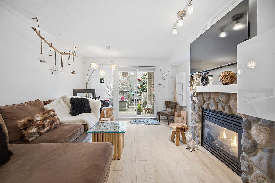 154 1100 E 29th Street North Vancouver, BC - 11