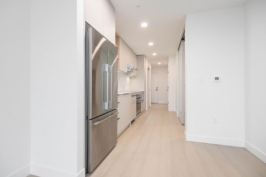 310 422 E 3rd Street North Vancouver, BC - 10