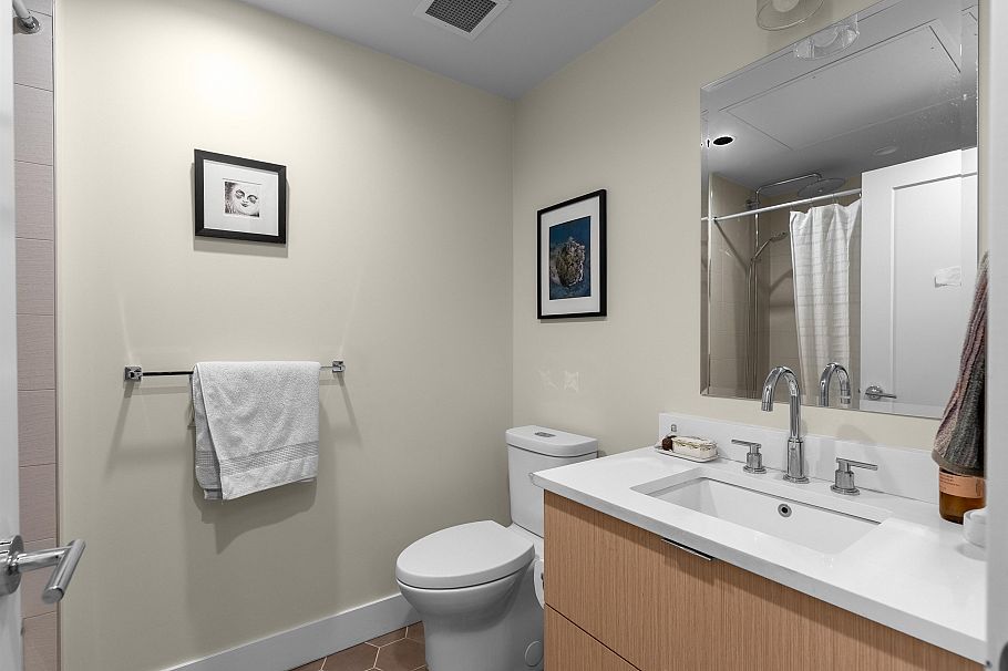 203 1496 Charlotte Road North Vancouver, BC - 17